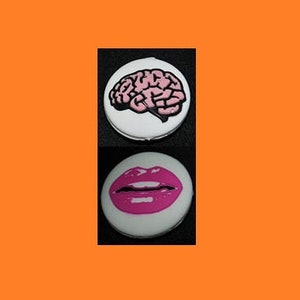 THE ORIGINAL FUNNY  Decide Who Serves  Beauty or Brains Vibration Spinner Dampener Tennis Gift Two Sided Double Sided
