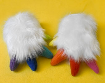 Harige pluche fursuit handpoten - Gay Pride acht kleuren regenboog - wit luxe namaakbont - 1 paar