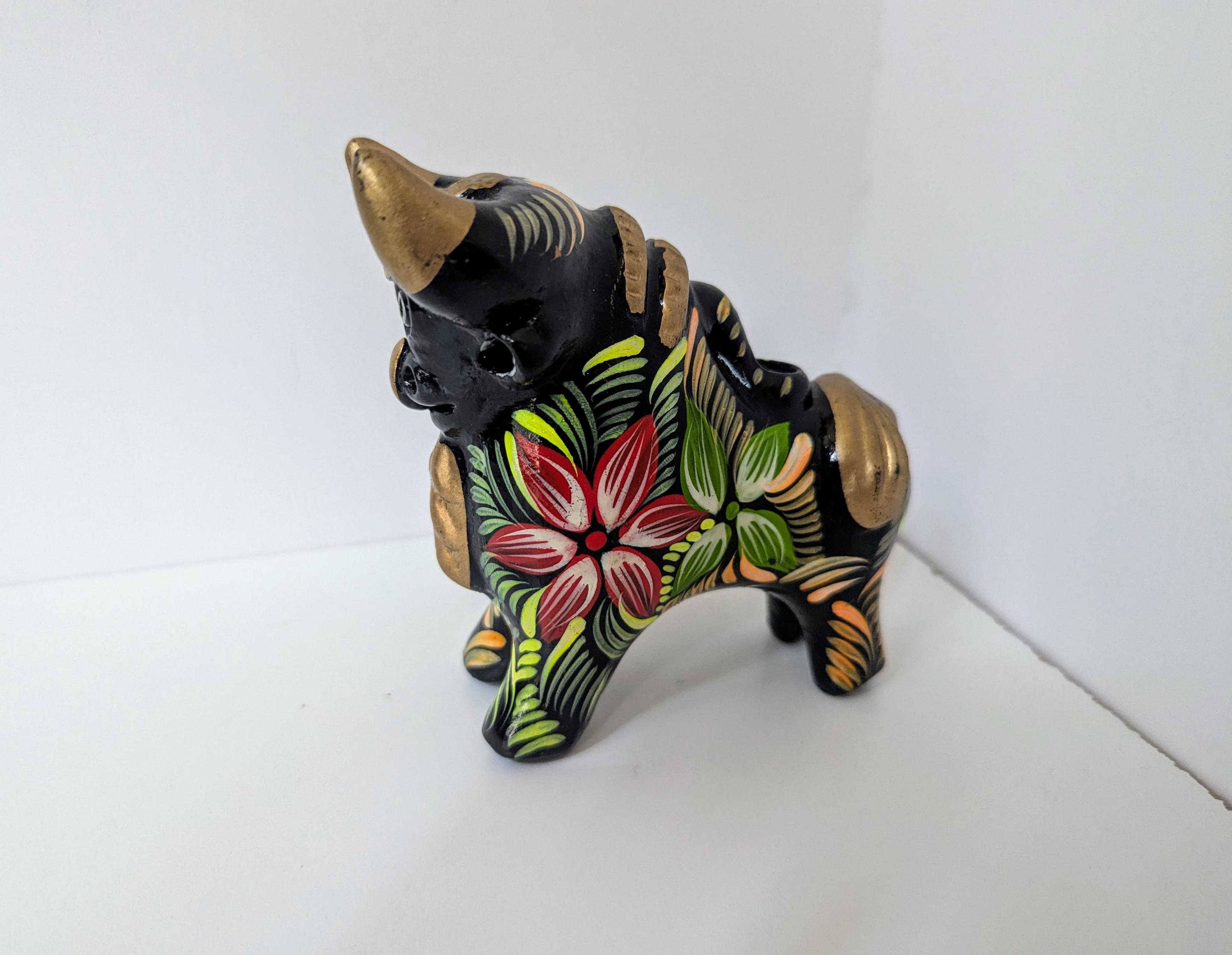 手描きの陶器製雄牛の置物（修復済み） - Etsy 日本