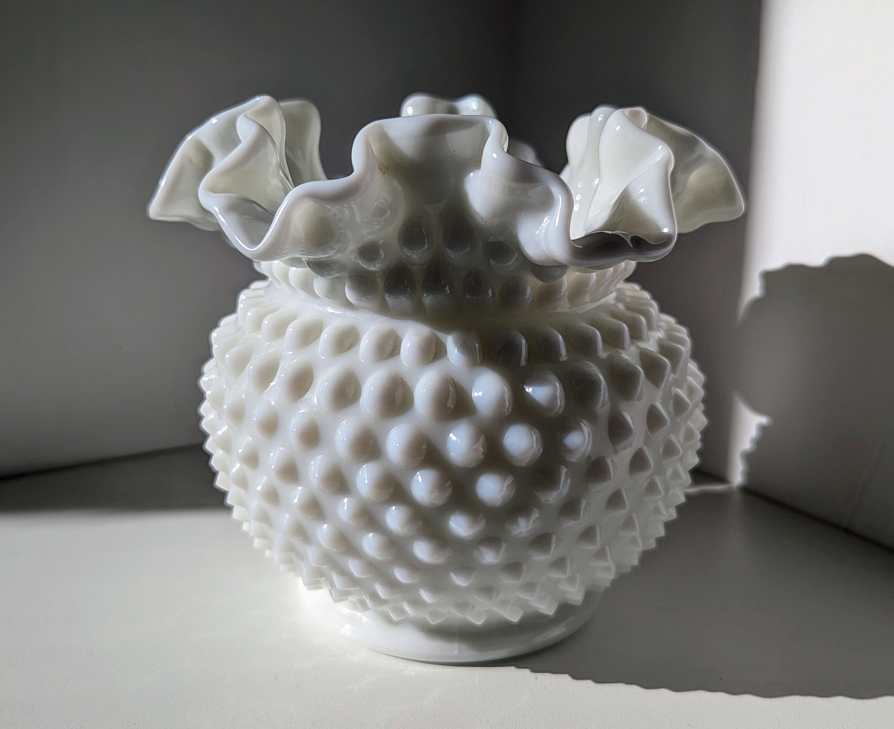 Vintage Fenton Hobnail Orb-shaped Vase With Ruffled Top Milk