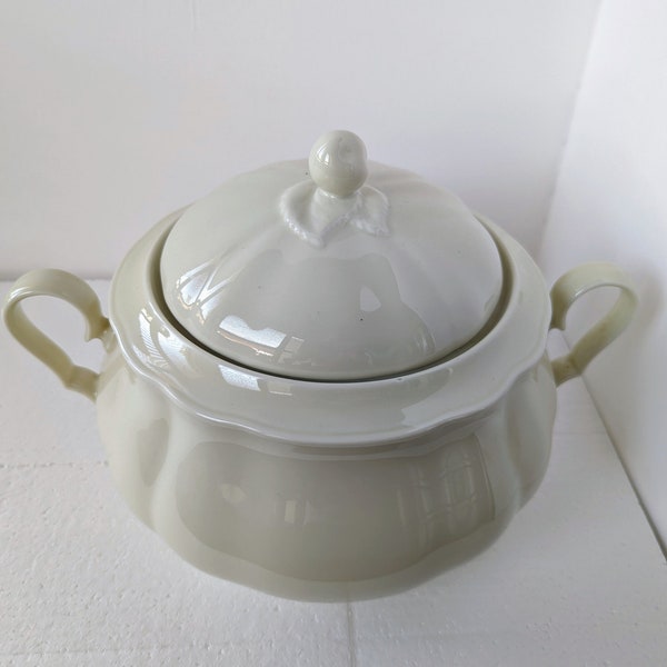 Vintage Beige/ White Porcelain Soup Tureen W/ Lid (Missing Original Ladle) - Seltmann Weiden, Marked Bavaria - West Germany