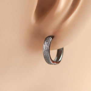 Matte Black S925 Sterling Silver Men&#39;s Hoop Earrings E0142