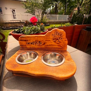 2x350ml Personalized feeding station feeding bar dogs cats made of reclaimed wood including 2 bowls