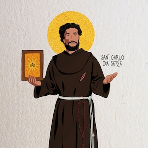 Puede incluir: Una pintura de un hombre con una túnica marrón que sostiene un libro con la palabra "IHIS" en él. Lleva un cinturón blanco y un rosario. La pintura se titula "SAN CARLO DA SEZZE".