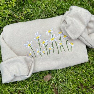 Sal & Pimenta Daisies Sweatshirt main image 1