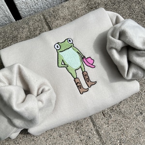 joli sweat-shirt cow-girl grenouille, pull western, cadeau pour elle, noyau de cottage, cadeau pour amateur de grenouilles