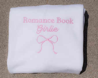 Sudadera con bordado de libros románticos: Coquette Book Lover Crewneck