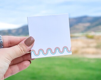 Mini-notes rainbow squiggles | 50 pages with magnetic back for refrigerator or desk | cute colorful stationery and school supply gift