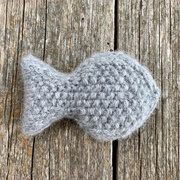 Knit pattern for toys, fish cat toy, simple knitting pattern, eco-friendly knitted toy for cats & kittens, kitty kicker, PDF pattern, DIY