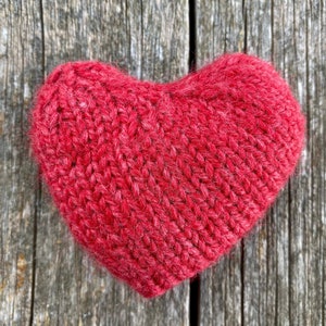 Knitted heart pattern, heart knitting pattern, simple knitting pattern, stuffed heart project