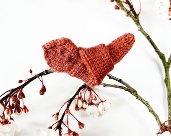 Bird knitting pattern, knitted Easter bird, knitted bird pattern, simple spring knitting pattern