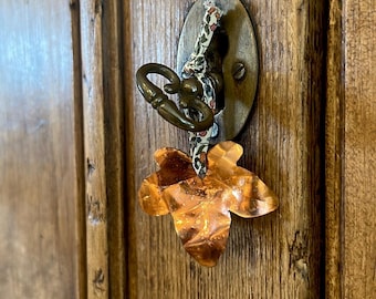 Small copper Ivy leaf