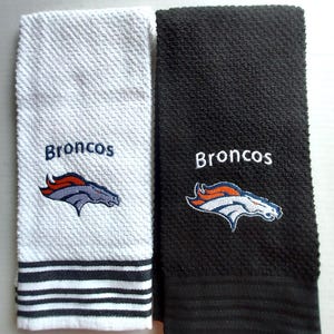 Denver Broncos handgeborduurde keukenhanddoeken: 100% katoen, set van 2