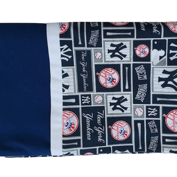 New York Yankees Set of 2 Queen Pillowcases 20" X 30"  Gift for dad, team , football, queen pillow case