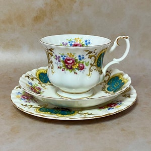 Vintage Royal Albert Berkeley trio with teacup, saucer and tea plate. Elegantly gift wrapped and gift boxed. Vintage gift. Vintage tea set.