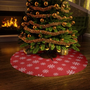 Snowflake Christmas Tree Skirt, Personalized Tree Skirt, Christmas Home Decor, Christmas Decor, Christmas Tree Decor, Family Tree Skirt