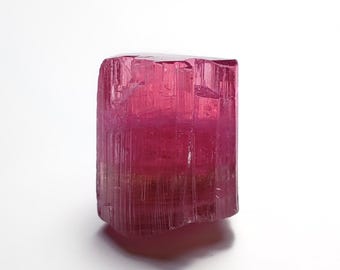 Turmalin Kristall rosa Farbe aus Afghanistan Paprok Mine, Roh Turmalin / 8 Karat