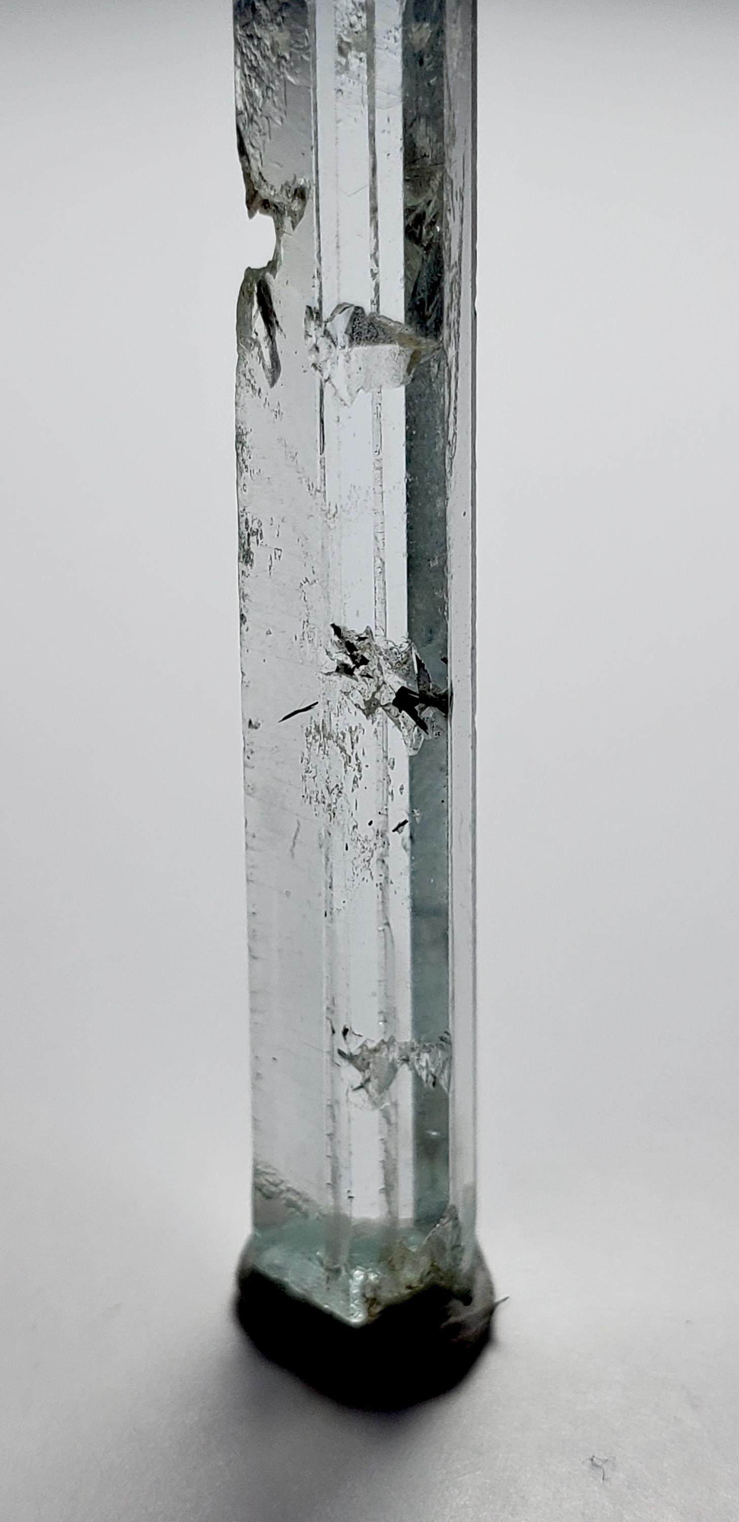 アクアマリンクリスタルナチュラルエッチング、スカルドゥ鉱山産