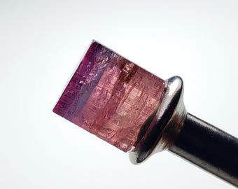 Dreifarbiger Turmalin Kristall, Rohedelstein, 5.3 Karat