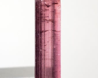 Pink Lila Turmalin Kristall DT, Afghanistan Rough, 5,4 Karat