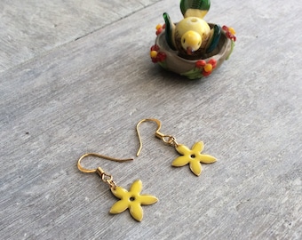 Daisy earrings,Yellow daisy earrings,Flower earrings,Hippie earrings,Boho earrings,Boho floral earrings,Tiny daisy earrings,Flower power.