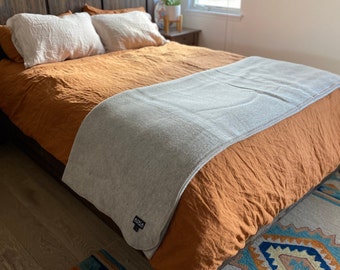 King Size Alpaca Wool Blanket: Extra Thick Peruvian Blanket