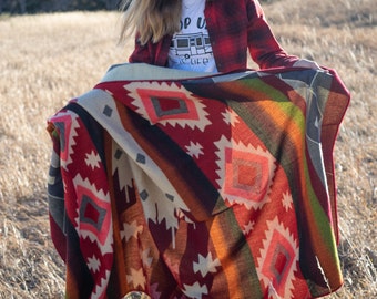 Alpaca Wool Queen Blanket – Rojo Red Southwestern Design | Handmade Boho Wool Blanket Ecuador