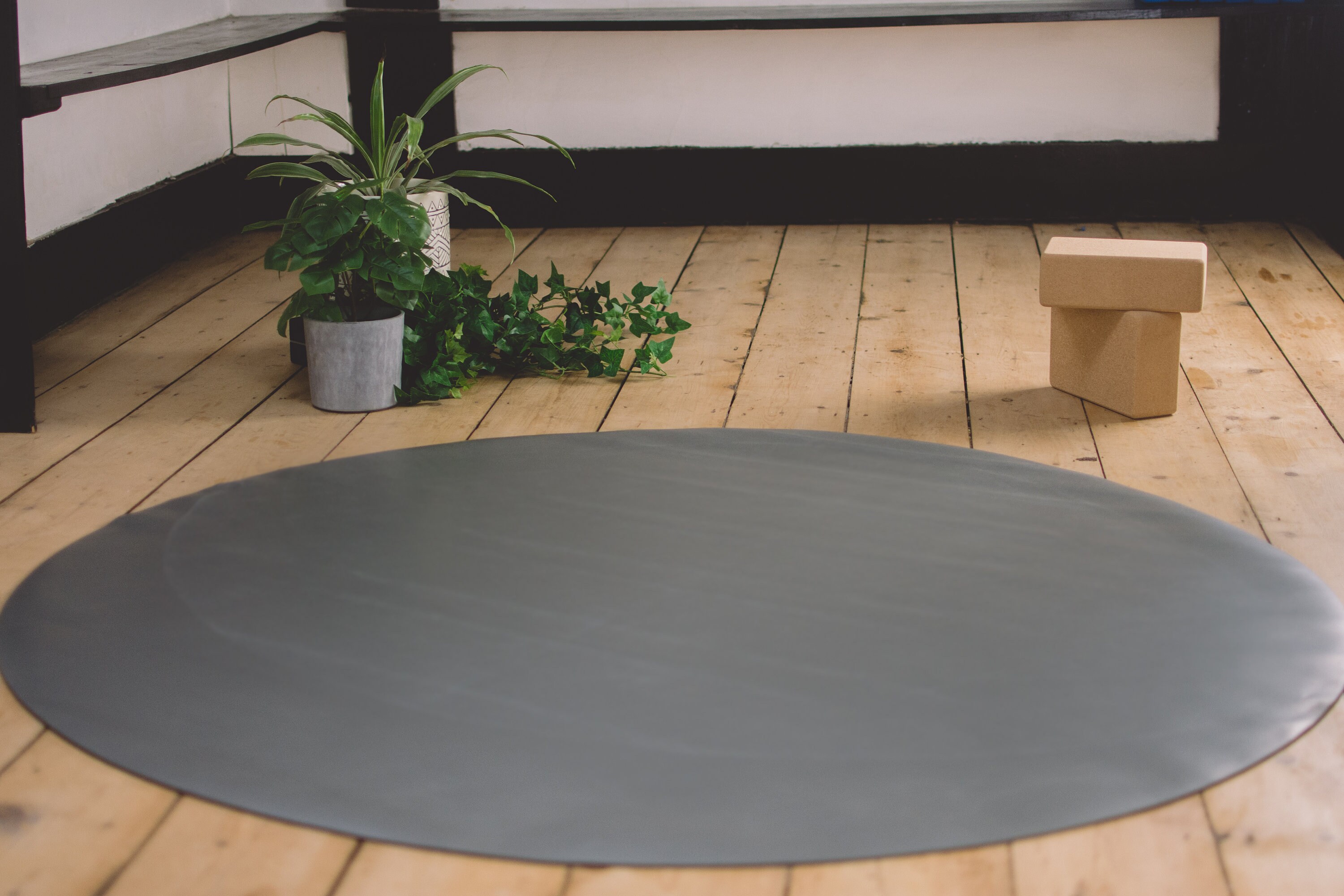 Thick round yoga mat sale