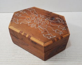 Vintage houten kist, opening bovenaan, met de hand gesneden, gegraveerd, decoratie, winkel sieraden handgemaakte Snuisterijdoosje