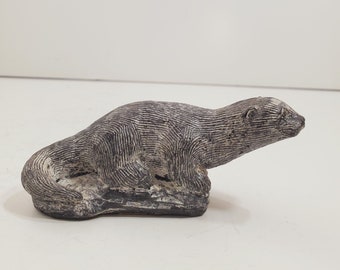 WOLF ORIGINAL Otter Sculpture Canadian Resin Cast Carvings Figurine Soapstone-Look