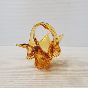 Chalet Art Glass Amber Gold Basket Bomboniere Whimsey - Oggetto da collezione canadese d&#39;epoca
