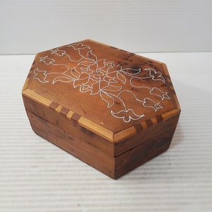 Vintage wooden box, top opening, hand carved, engraved, decoration ,store jewelry handmade trinket boxe