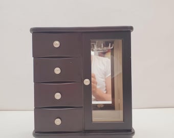 Caixa de joias vintage Gunther Mele, em madeira, década de 1970. Com gavetas e espelho. Armário organizador de joias vintage em madeira.