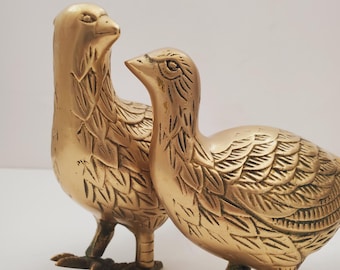 Vintage pair of solid brass male and female pheasants, antique brass bird couple. Animal brass figurine. Pheasant sculptures.