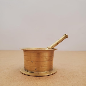 Handmade Brass mortar and pestle, mortar pestle,mortar and pestle small ,vintage mortar and pestle,kitchenware,kitchen gift, home gift