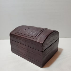 Caja de cuero antigua con relieve, caja de cuero genuino antiguo - Almacenamiento de joyas ~ Unisex ~ Caja de almacenamiento ~ Caja de cuero
