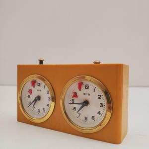 Vintage German Mechanical &quot;BHB&quot; Chess Clock, 1970&#39;s Analogue Chess Timer , Wind-up Plastic Chess Clock Made in West Germany