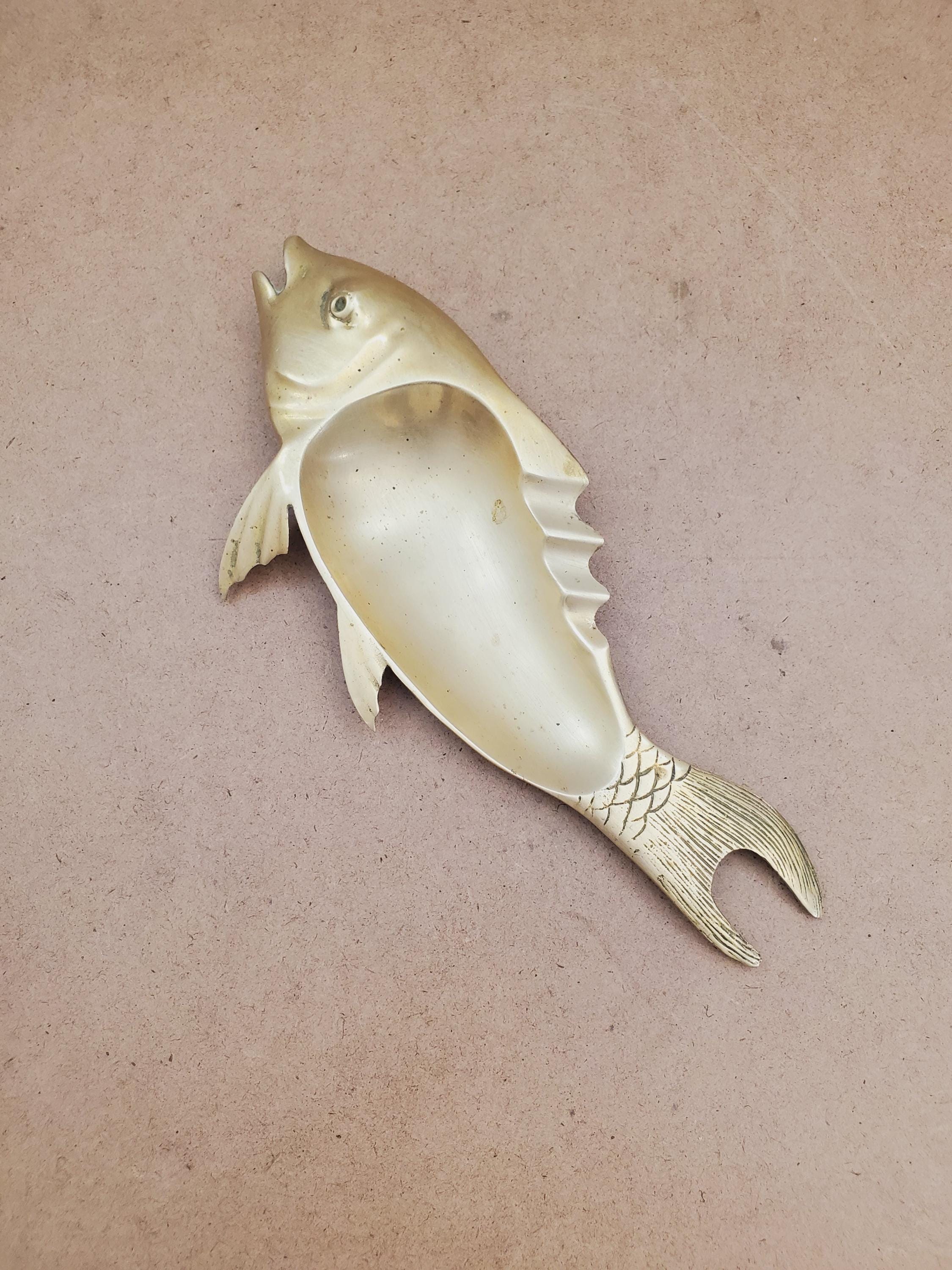 Vintage 星座 灰皿 ZODIAC ヴィンテージ 魚座 小物入れ 真鍮 ヴィンテージ真鍮製魚型灰皿 - 魅力的な古びた金属の緑青灰皿