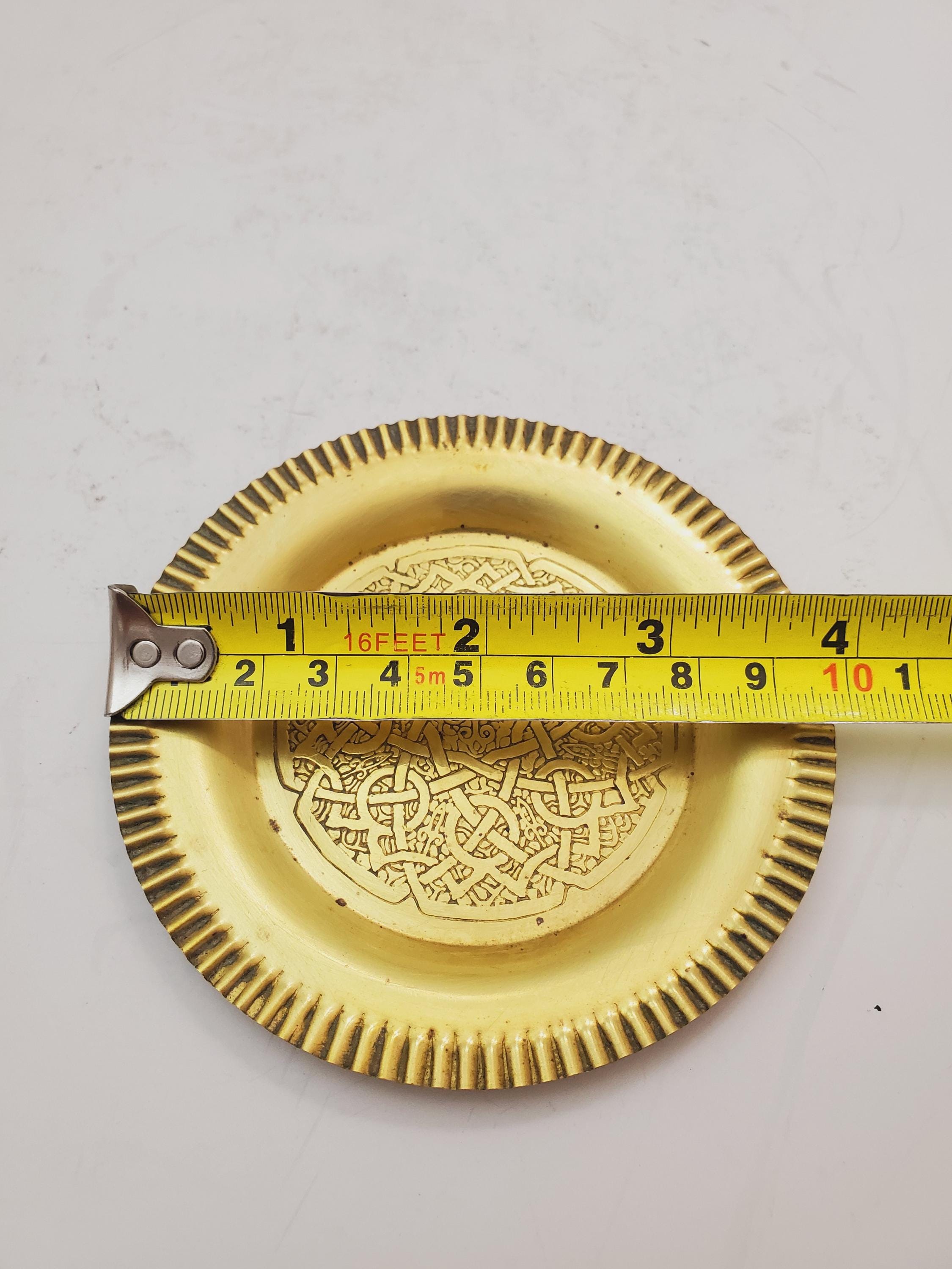 ヴィンテージ真鍮プレート、小さな真鍮プレート、彫刻された装飾品