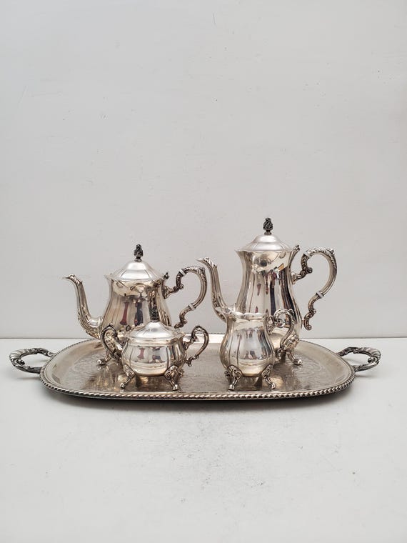 【英国】 ビクトリアンのティーセット 3点【シルバープレート】ティーポット 英国】 ビクトリアンのティーサービス 3点【シルバープレート】 英国