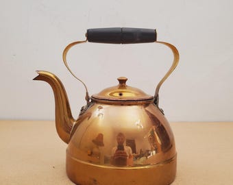 Vintage Messingkessel & Holzgriff Antiker Messingkessel / Teekanne Rustikales Dekor-Bauernhausdekor - Made in Portugal Haus und Küche