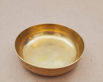 Vintage 1950s SHELL BRASS SOAP DISH / Solid Brass Soap Holder Vintage 1950s / BRASS SOAP DISH / Solid Brass Soap Holder  main image 3