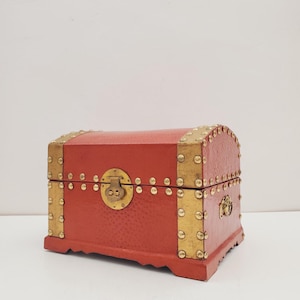 Wooden Keepsake Box, Wooden Chest, Wooden Box, Small Treasure Chest, Wooden Jewelry Box, Treasure Box, Memory Box, Jewelry Organizer