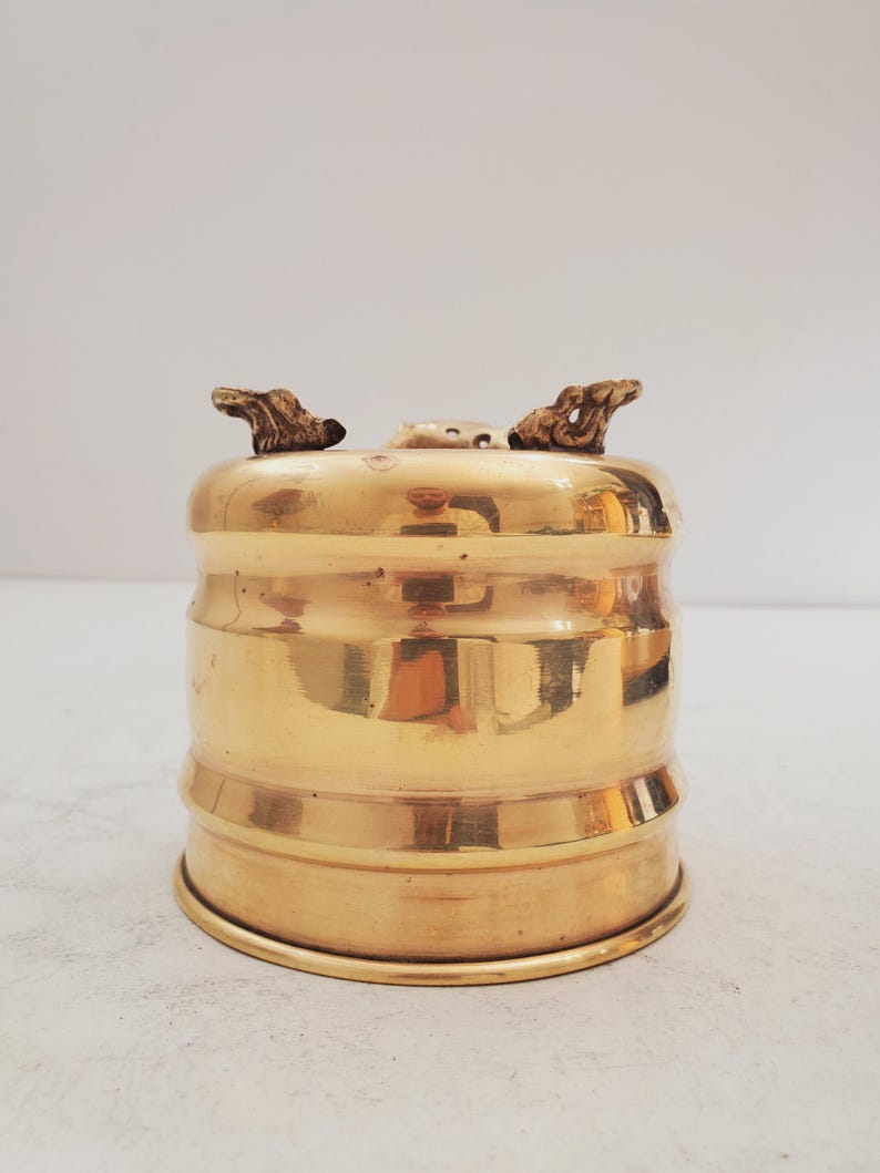 Blomkruka i massiv mässing, krukgömma i massiv mässing. Vintage kruka i mässing med (3) underlägg med blank åldrad patina. bild 5