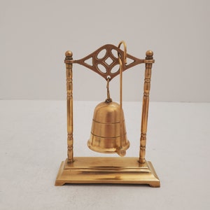 Mid Century Hanging Brass Bell and Mallet Vintage Brass Bell Stand with Mallet for Ringing Hanging Bell Brass Vintage zdjęcie 3