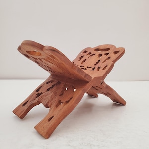 Support de recette de livre en bois bohème sculpté à la main vintage ~ support de livre décoratif ~ bois richement détaillé et ~ fabriqué en Inde