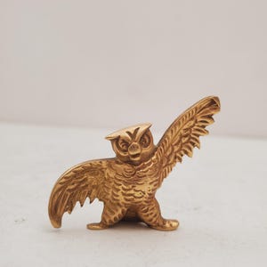 Owl figurine Vintage brass statuette Animal figurine Bronze Owl Lover gift Decor -Vintage brass bird OWL home décor Small Brass OWL Figurine