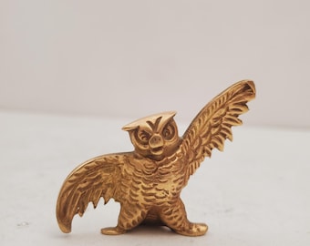 Owl figurine Vintage brass statuette Animal figurine Bronze Owl Lover gift Decor -Vintage brass bird OWL home décor Small Brass OWL Figurine