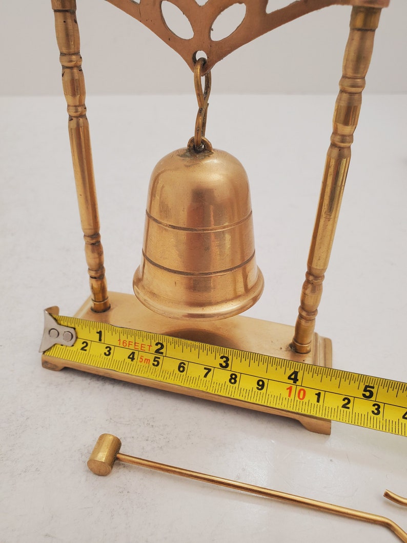 Mid Century Hanging Brass Bell and Mallet Vintage Brass Bell Stand with Mallet for Ringing Hanging Bell Brass Vintage zdjęcie 9