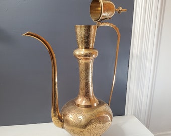 Vintage Etched Brass Kumgan Pitcher Vase Embossed Lidded Made in India, Solid Brass Engraved Brass Bohemian Decor, Retro Ewer Brass Jug
